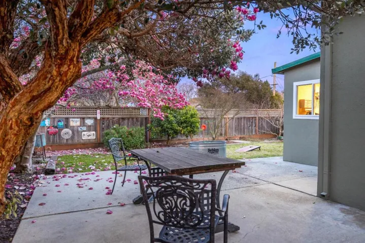 142 Molly Way, Santa Cruz, California 95065