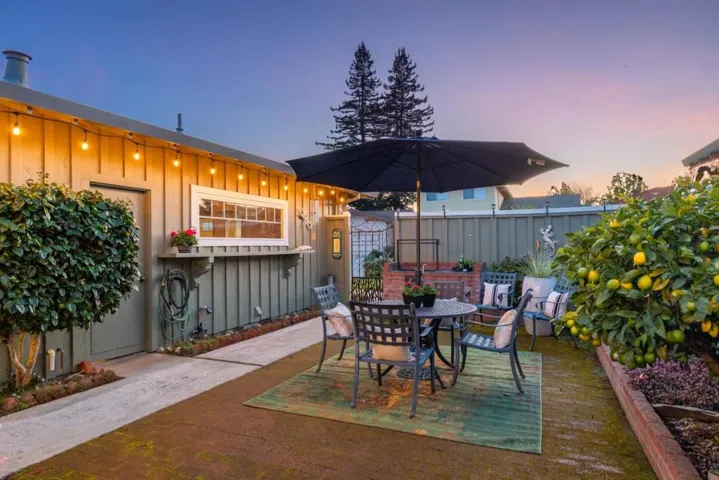 142 Molly Way, Santa Cruz, California 95065