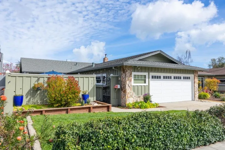 142 Molly Way, Santa Cruz, California 95065