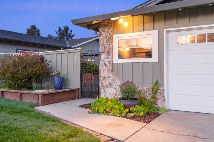 142 Molly Way, Santa Cruz, California 95065