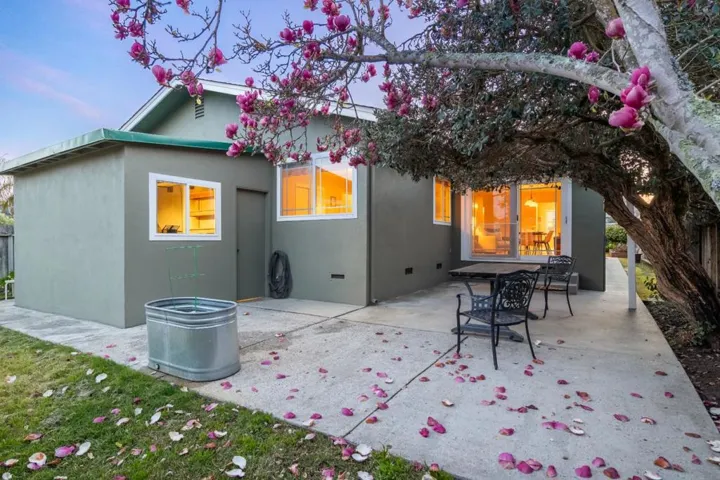 142 Molly Way, Santa Cruz, California 95065