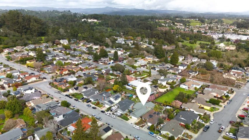 142 Molly Way, Santa Cruz, California 95065