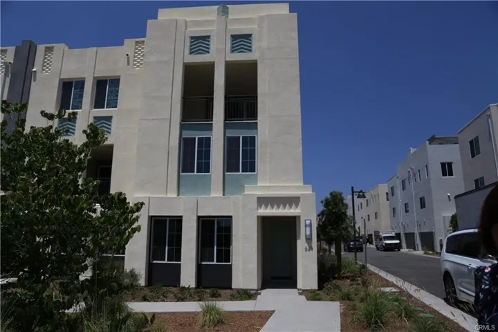 349 Magnet, Irvine, California 92618