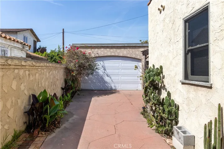 1985 San Francisco Avenue, Long Beach, California 90806