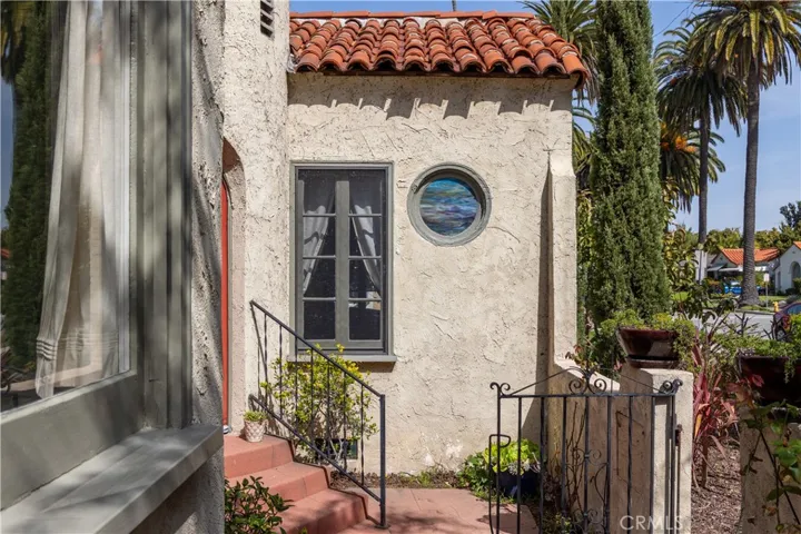 1985 San Francisco Avenue, Long Beach, California 90806