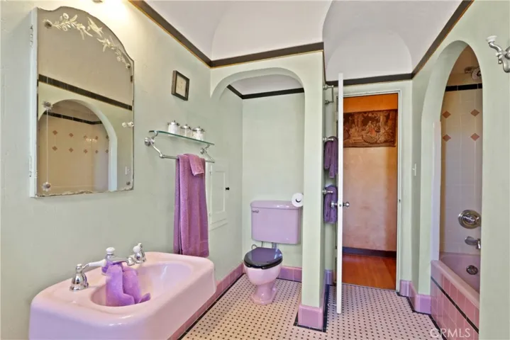 1985 San Francisco Avenue, Long Beach, California 90806