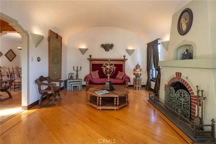 1985 San Francisco Avenue, Long Beach, California 90806