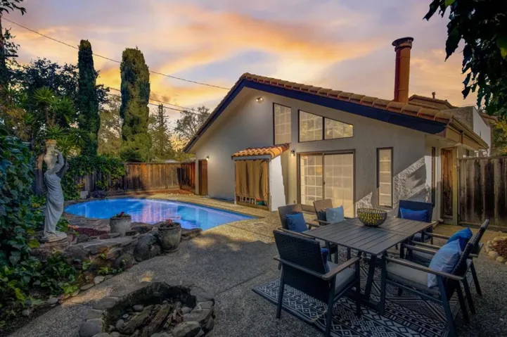 903 Paradise Way, Palo Alto, California 94306