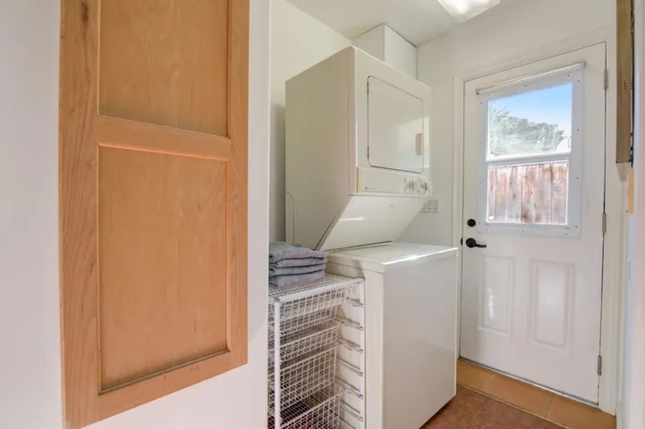 903 Paradise Way, Palo Alto, California 94306