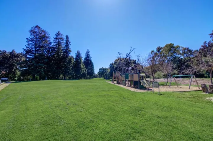 903 Paradise Way, Palo Alto, California 94306