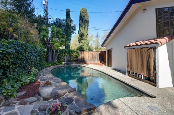 903 Paradise Way, Palo Alto, California 94306