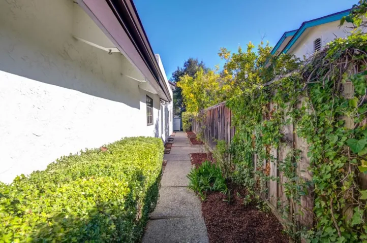 903 Paradise Way, Palo Alto, California 94306
