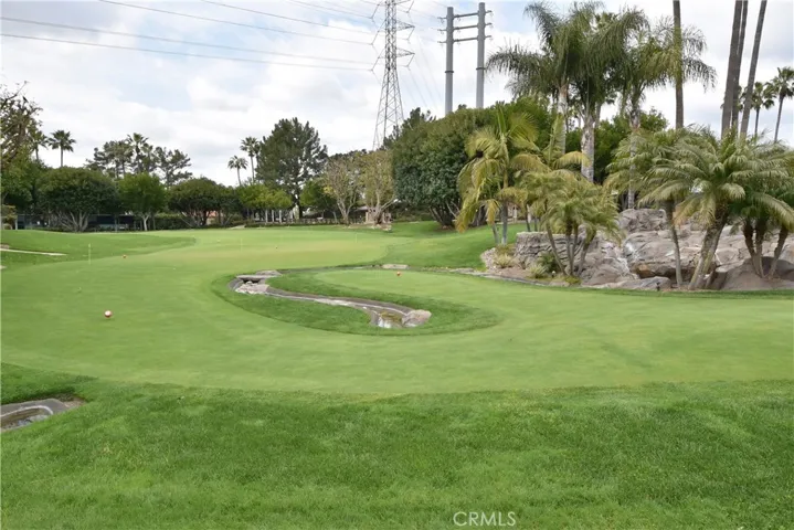 18 Hole Putting Green