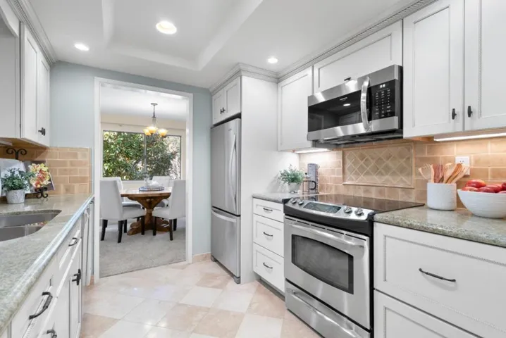 14333 Saratoga Avenue 12, Saratoga, California 95070