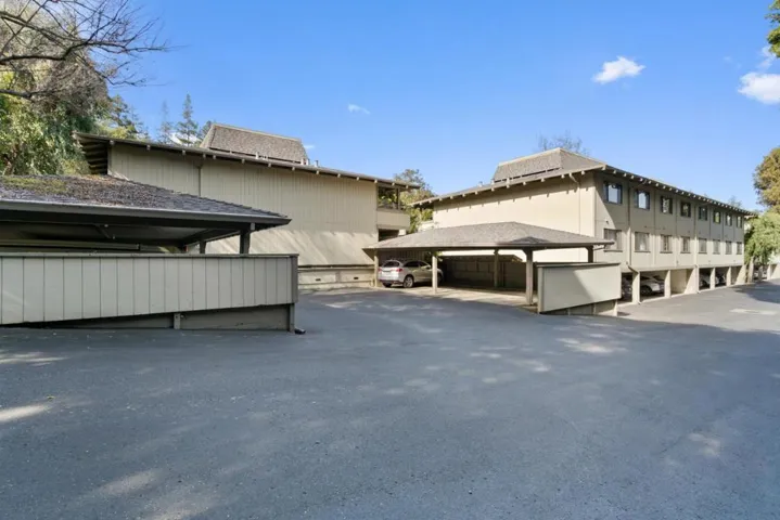 14333 Saratoga Avenue 12, Saratoga, California 95070