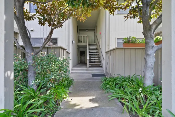 14333 Saratoga Avenue 12, Saratoga, California 95070