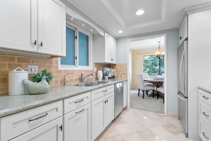 14333 Saratoga Avenue 12, Saratoga, California 95070