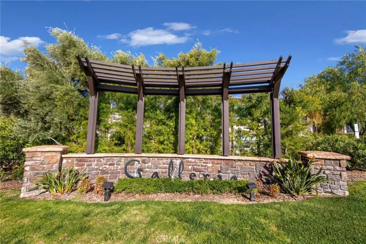 28037 Serra Lane, Valencia, California 91355