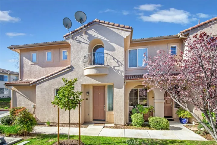 28037 Serra Lane, Valencia, California 91355