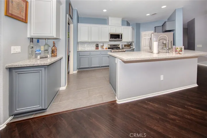 28037 Serra Lane, Valencia, California 91355