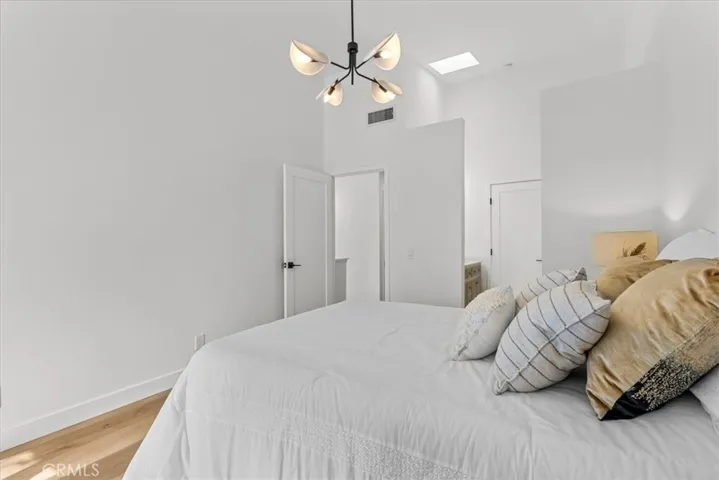 14200 Foothill Boulevard 8, Sylmar, California 91342