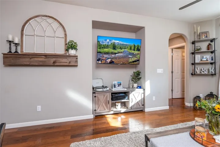 1553 North Sanders Avenue, Clovis, California 93619