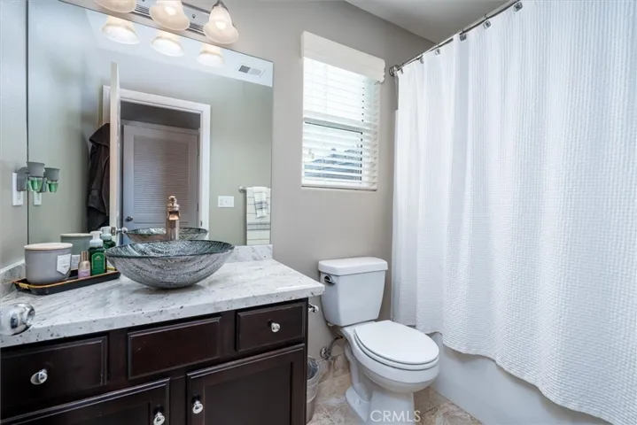 1553 North Sanders Avenue, Clovis, California 93619
