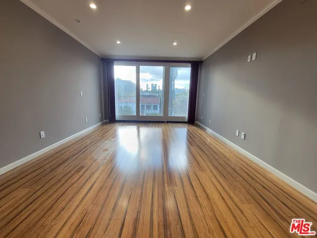 450 S Maple Drive 301, Beverly Hills, California 90212