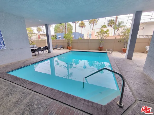 450 S Maple Drive 301, Beverly Hills, California 90212