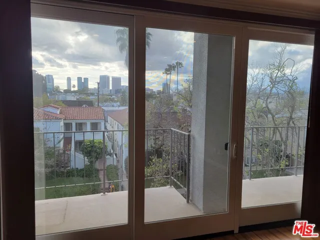 450 S Maple Drive 301, Beverly Hills, California 90212