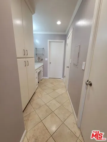 450 S Maple Drive 301, Beverly Hills, California 90212