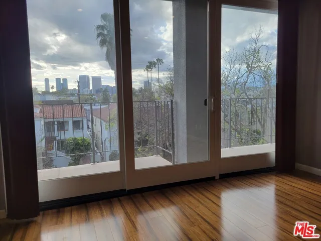 450 S Maple Drive 301, Beverly Hills, California 90212