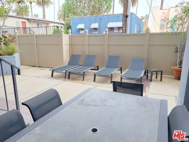 450 S Maple Drive 301, Beverly Hills, California 90212