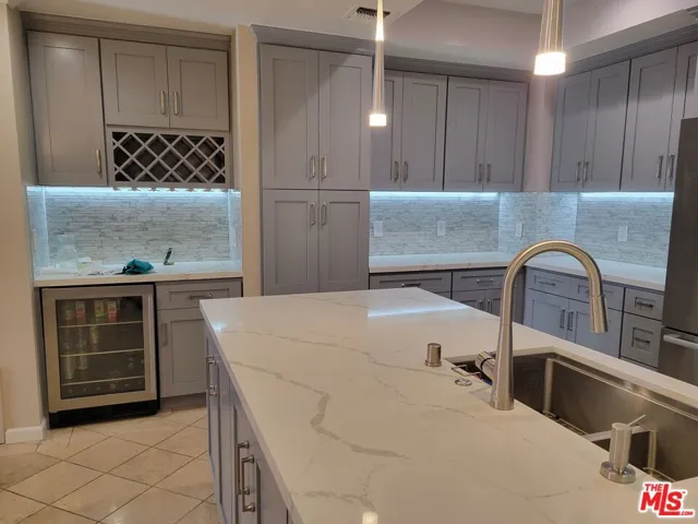 450 S Maple Drive 301, Beverly Hills, California 90212