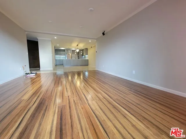 450 S Maple Drive 301, Beverly Hills, California 90212