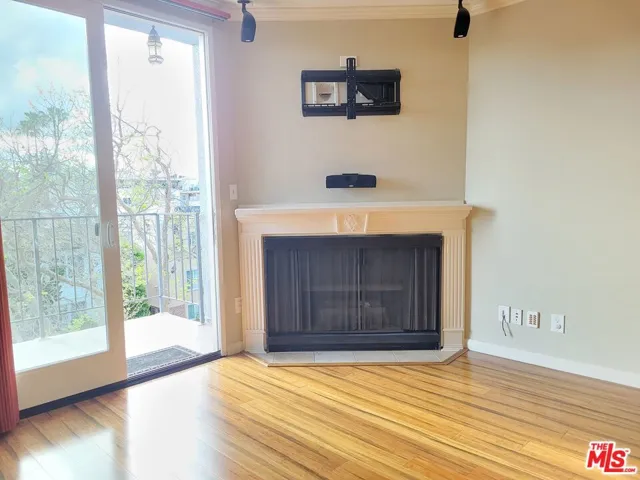 450 S Maple Drive 301, Beverly Hills, California 90212