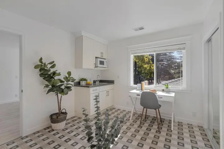 450 W Charleston Road, Palo Alto, California 94306