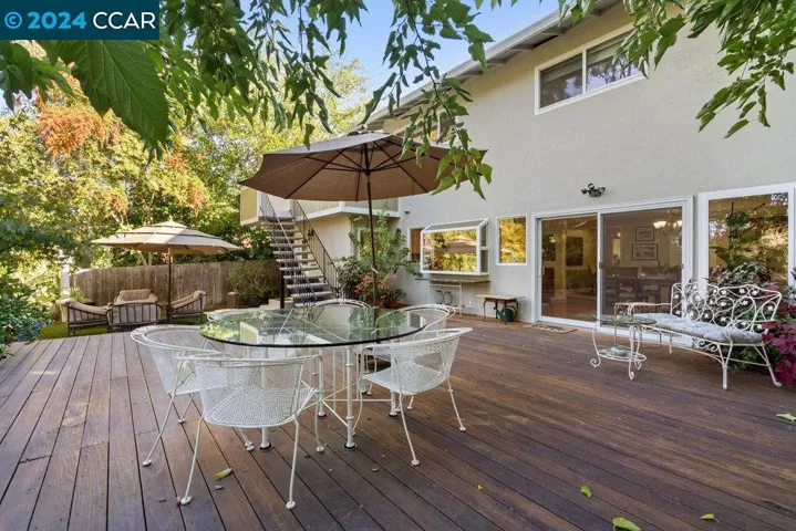 335 Pikes Ct, Martinez, California 94553-6220