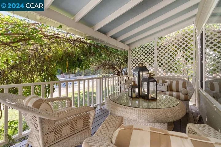 335 Pikes Ct, Martinez, California 94553-6220