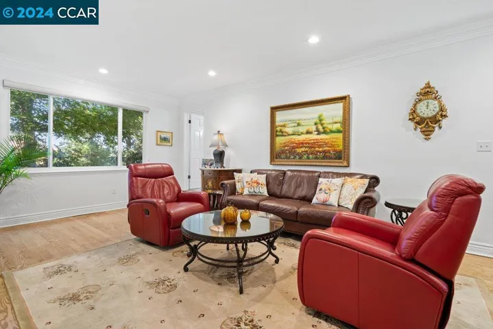 335 Pikes Ct, Martinez, California 94553-6220