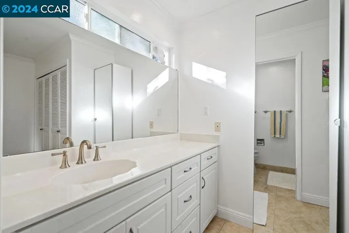 335 Pikes Ct, Martinez, California 94553-6220