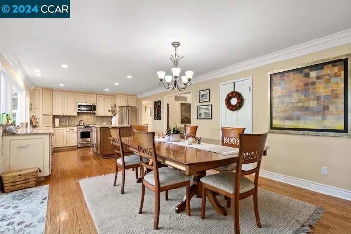 335 Pikes Ct, Martinez, California 94553-6220