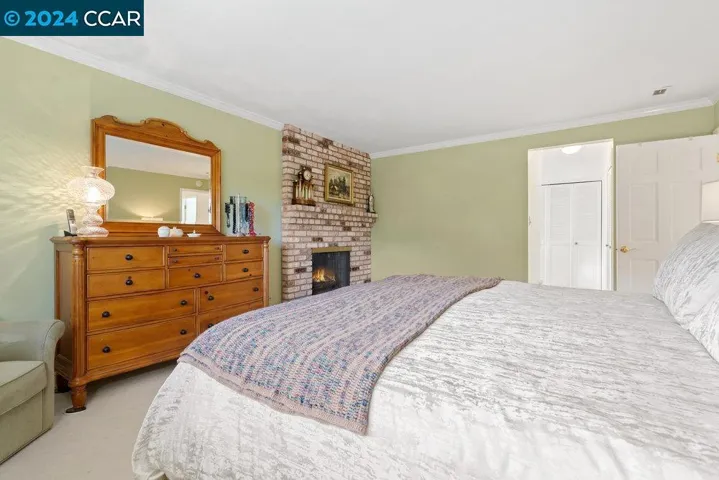 335 Pikes Ct, Martinez, California 94553-6220