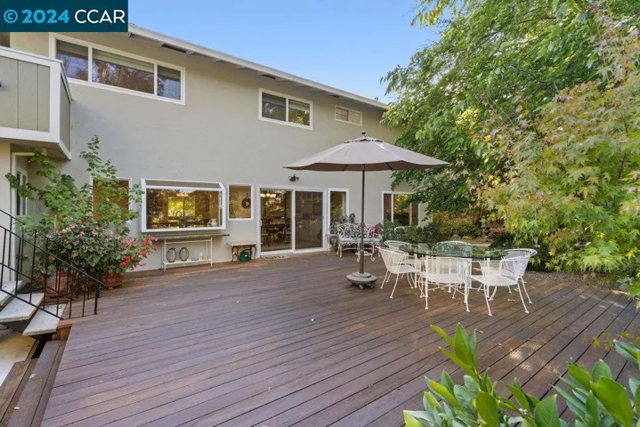 335 Pikes Ct, Martinez, California 94553-6220