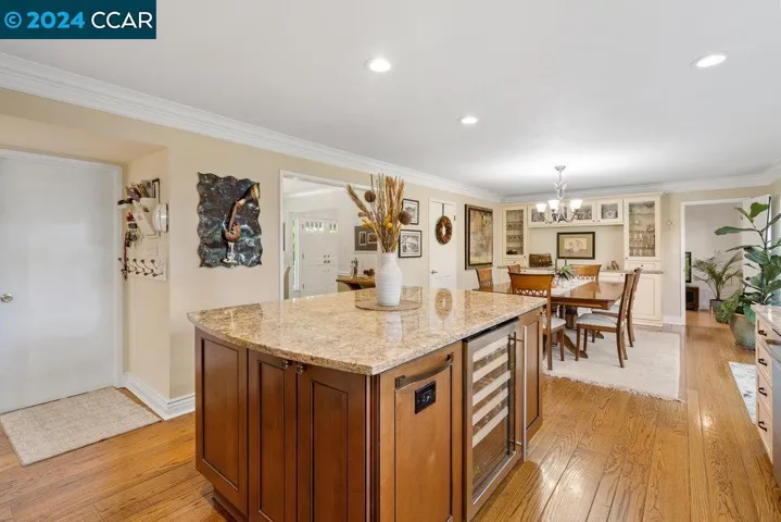 335 Pikes Ct, Martinez, California 94553-6220