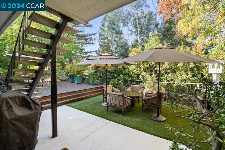 335 Pikes Ct, Martinez, California 94553-6220