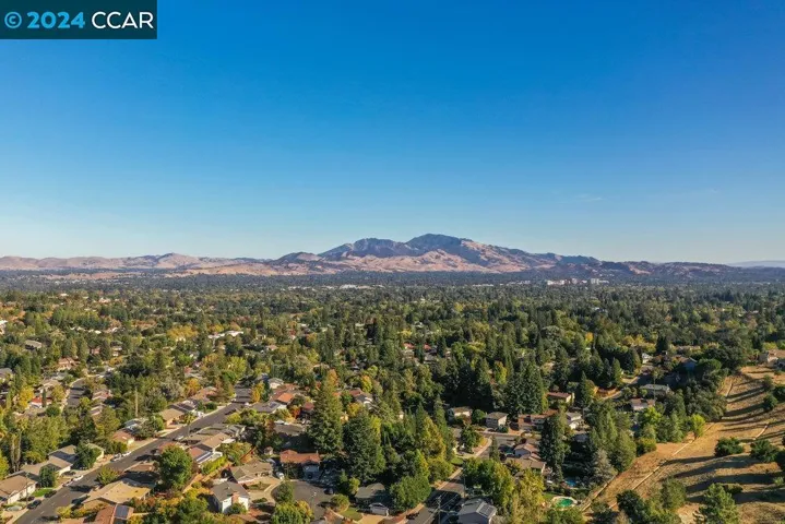 335 Pikes Ct, Martinez, California 94553-6220