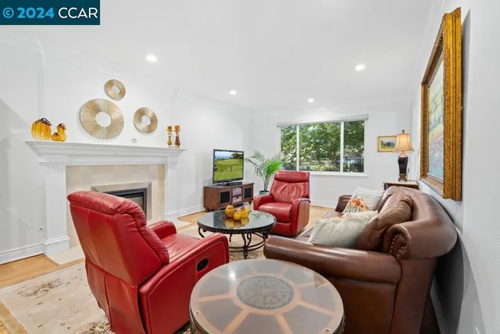 335 Pikes Ct, Martinez, California 94553-6220