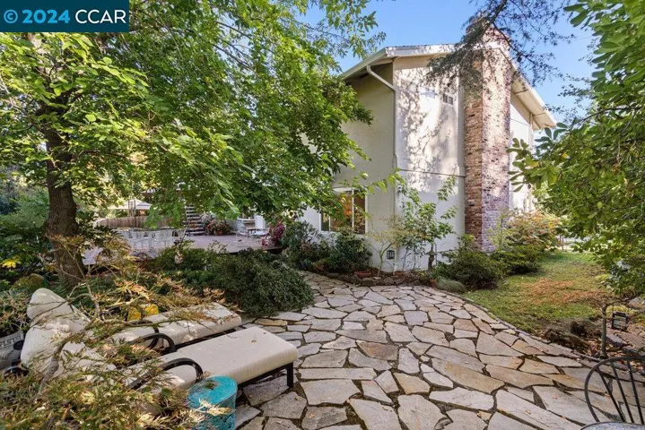 335 Pikes Ct, Martinez, California 94553-6220