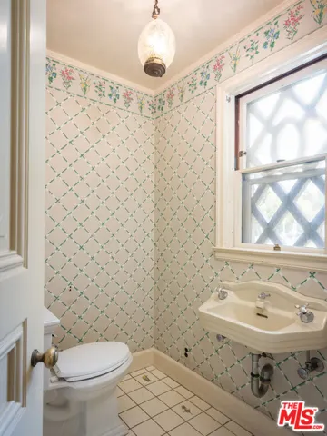 601 Lorraine Boulevard, Los Angeles, California 90005